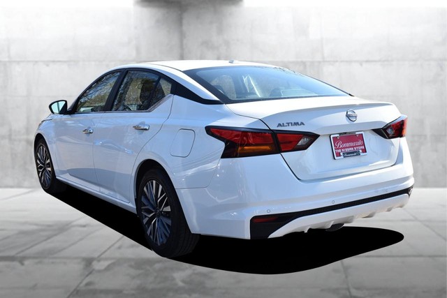 Nissan Altima Vehicle Image 07