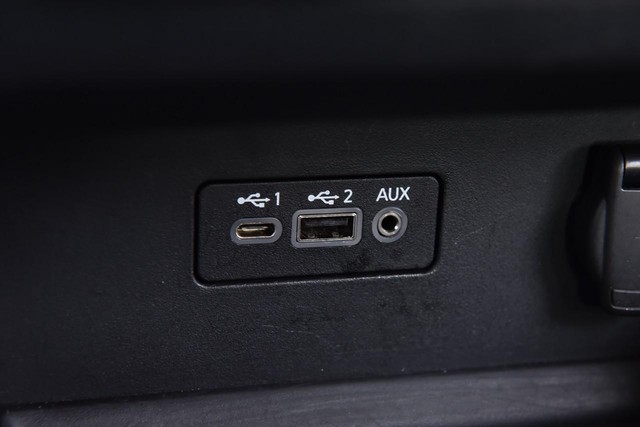 Nissan Altima Vehicle Image 16