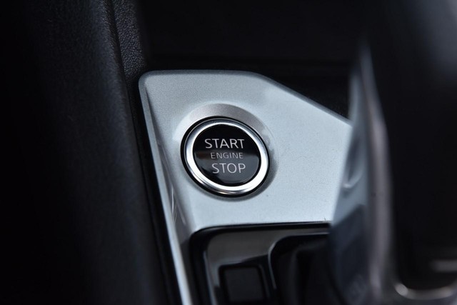 Nissan Altima Vehicle Image 17