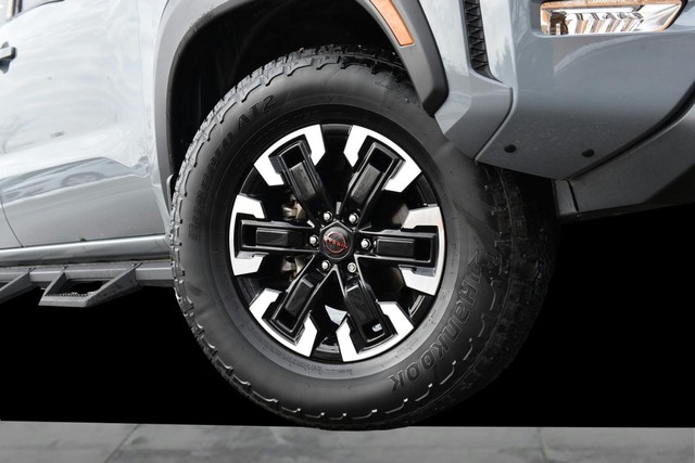 Nissan Frontier Vehicle Image 03