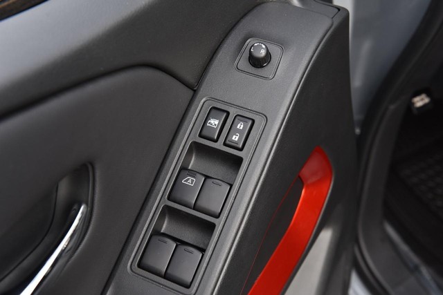 Nissan Frontier Vehicle Image 10