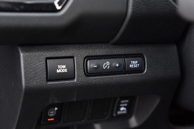 Nissan Frontier Vehicle Image 13