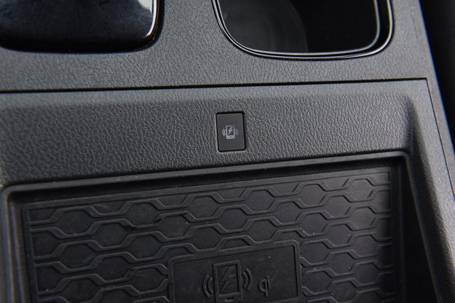 Nissan Frontier Vehicle Image 24