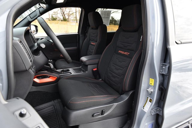 Nissan Frontier Vehicle Image 26