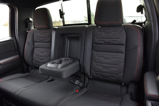 Nissan Frontier Vehicle Image 28