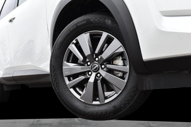 Nissan Pathfinder Vehicle Image 03