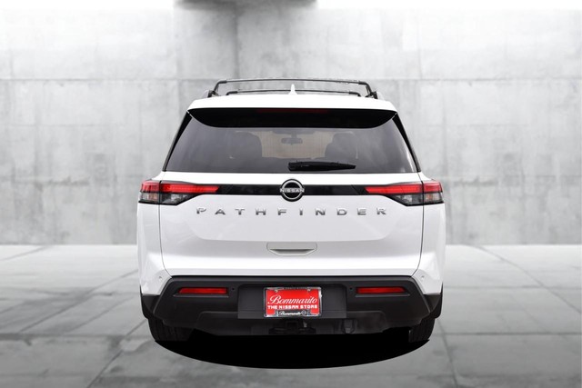 Nissan Pathfinder Vehicle Image 06