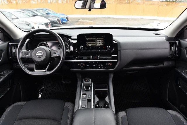 Nissan Pathfinder Vehicle Image 08