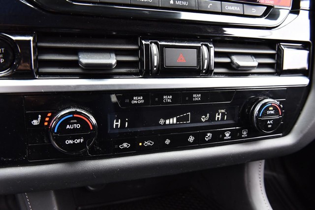 Nissan Pathfinder Vehicle Image 16