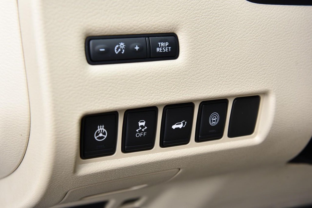 Nissan Murano Vehicle Image 13