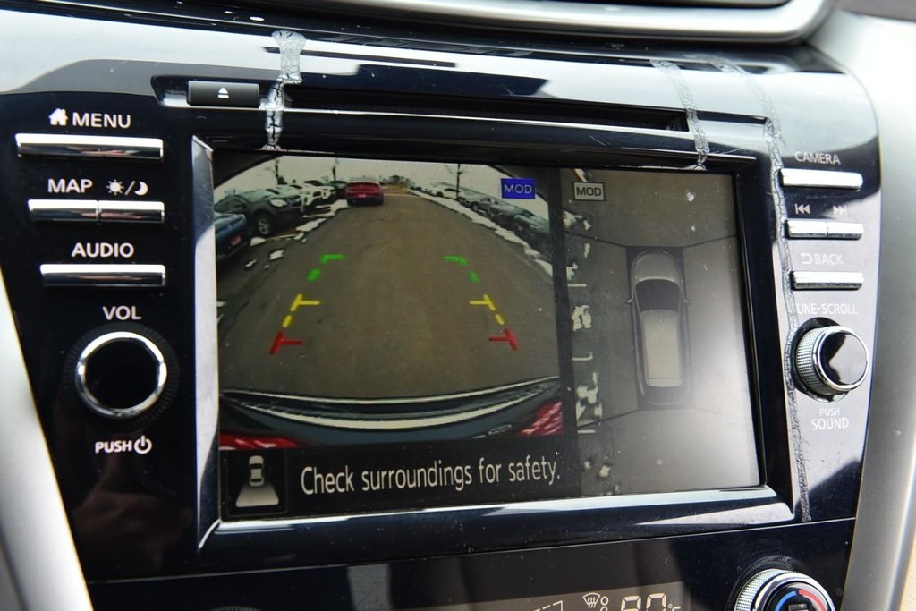 Nissan Murano Vehicle Image 15