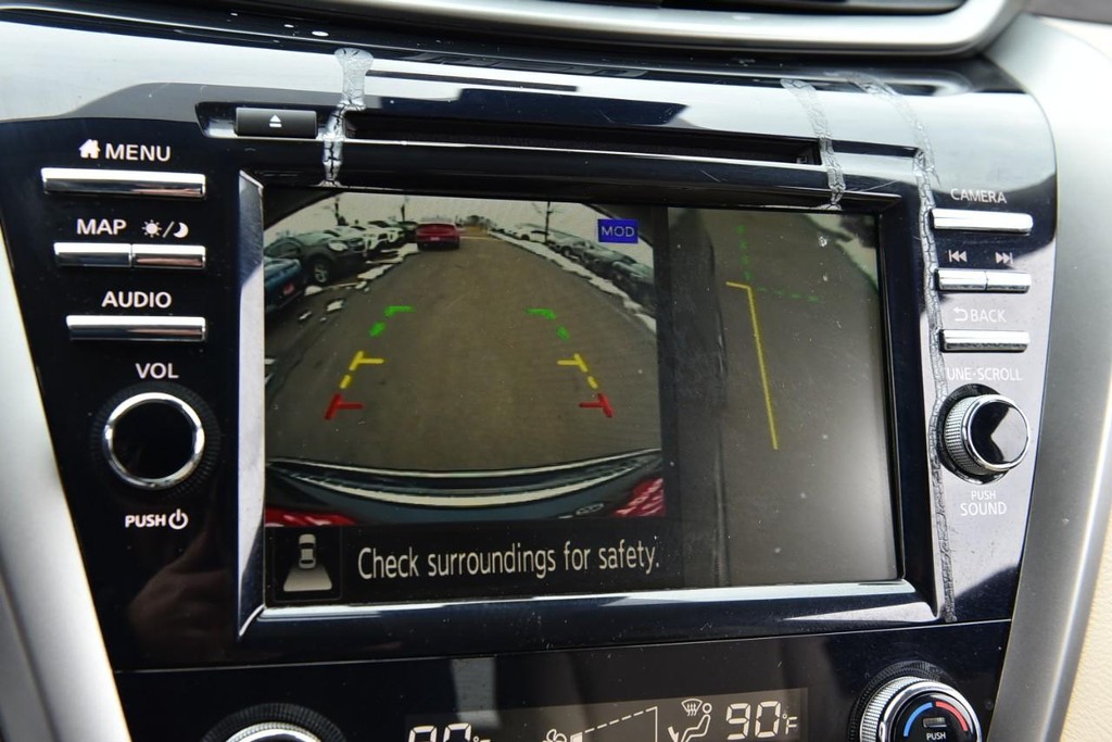 Nissan Murano Vehicle Image 16