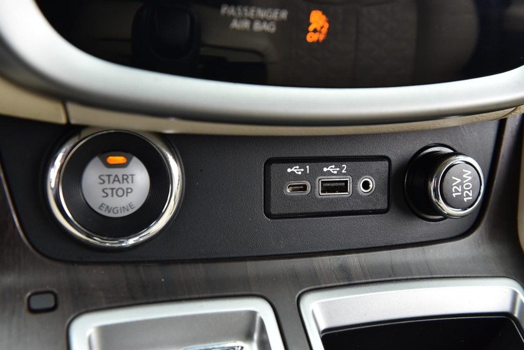 Nissan Murano Vehicle Image 21