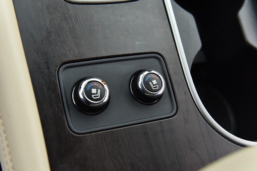 Nissan Murano Vehicle Image 22