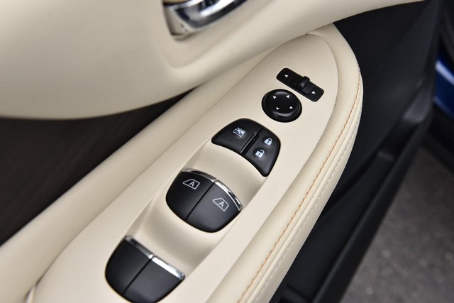 Nissan Murano Vehicle Image 09