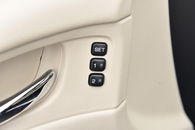 Nissan Murano Vehicle Image 10