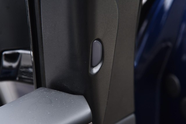 Nissan Murano Vehicle Image 11