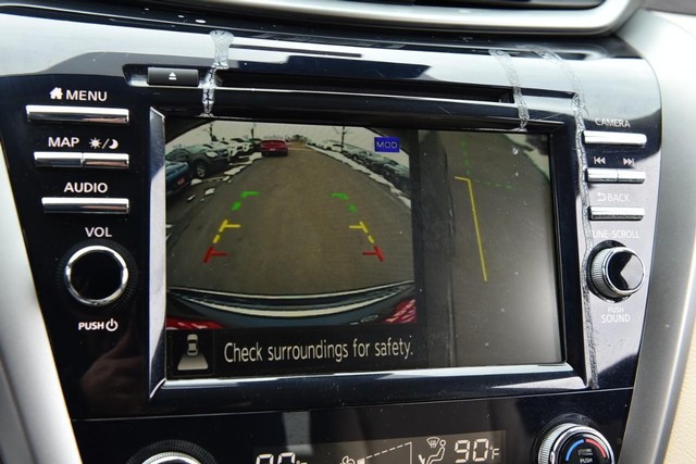 Nissan Murano Vehicle Image 16