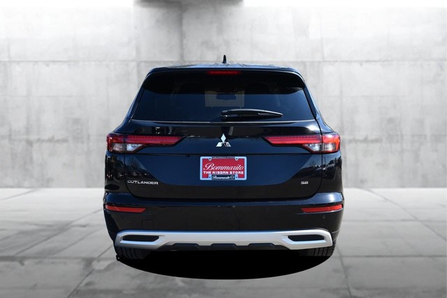 Mitsubishi Outlander Vehicle Image 06