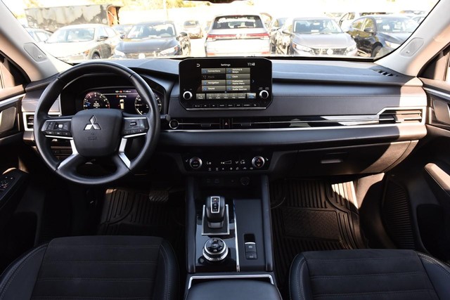 Mitsubishi Outlander Vehicle Image 08