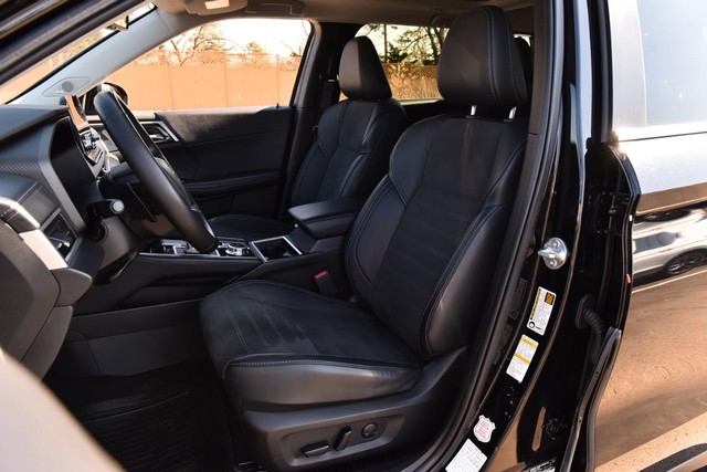 Mitsubishi Outlander Vehicle Image 23