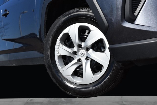 Toyota RAV4 Vehicle Image 03