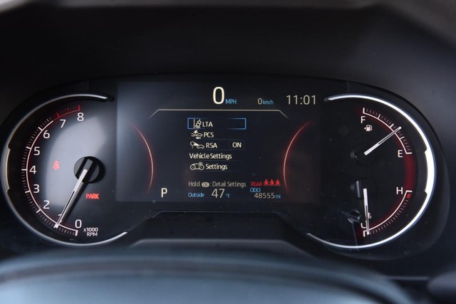 Toyota RAV4 Vehicle Image 11