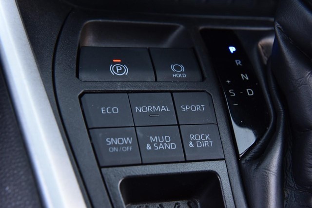 Toyota RAV4 Vehicle Image 15