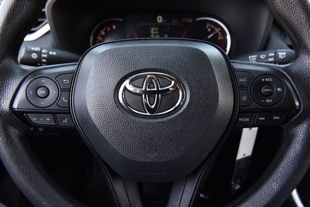 Toyota RAV4 Vehicle Image 16