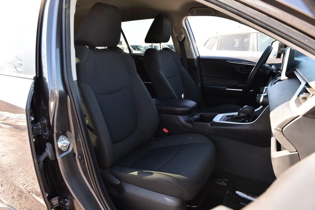 Toyota RAV4 Vehicle Image 18