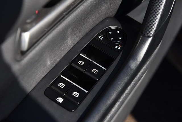 Mazda CX-50 Vehicle Image 09