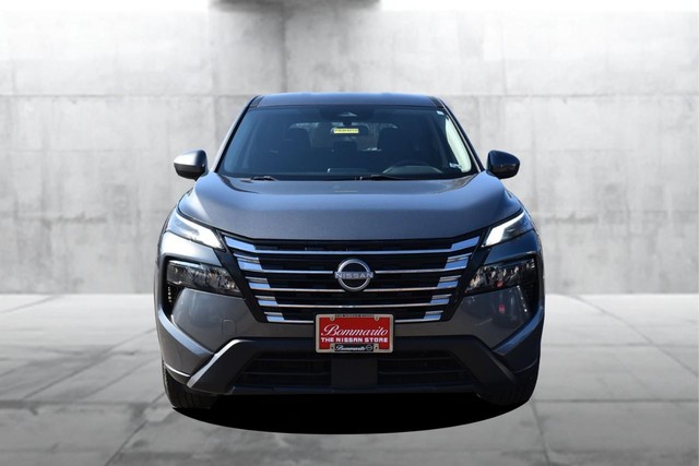 Nissan Rogue Vehicle Image 04