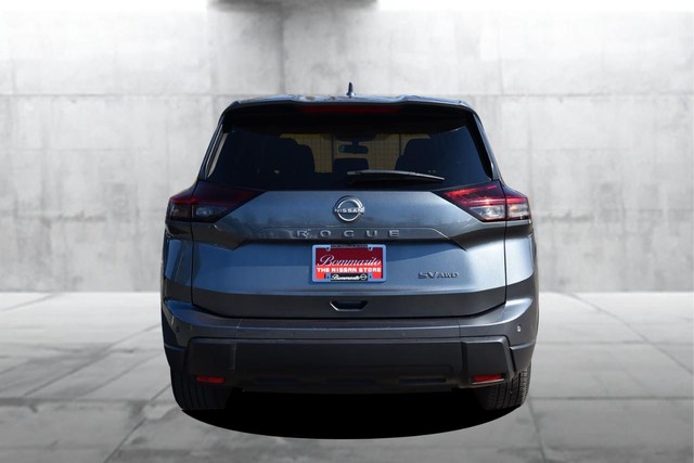 Nissan Rogue Vehicle Image 06