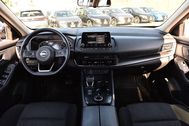 Nissan Rogue Vehicle Image 08