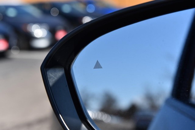 Nissan Rogue Vehicle Image 10