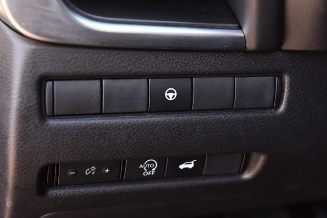 Nissan Rogue Vehicle Image 11