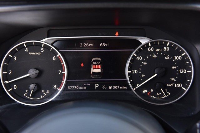 Nissan Rogue Vehicle Image 12