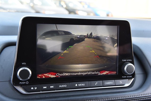 Nissan Rogue Vehicle Image 13