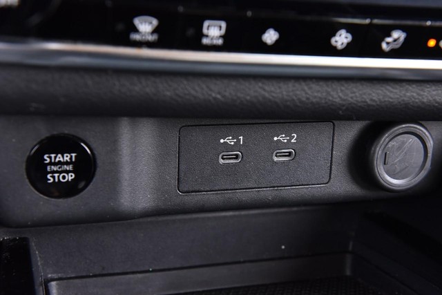 Nissan Rogue Vehicle Image 16