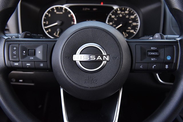 Nissan Rogue Vehicle Image 18