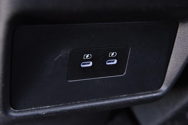 Nissan Rogue Vehicle Image 23