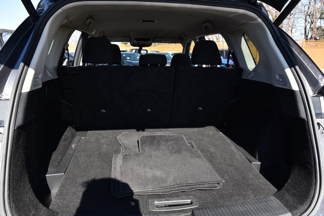 Nissan Rogue Vehicle Image 24