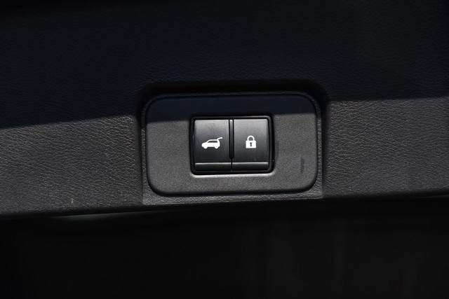 Nissan Rogue Vehicle Image 25