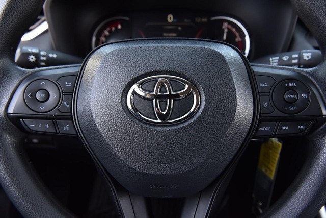 Toyota RAV4 Vehicle Image 16