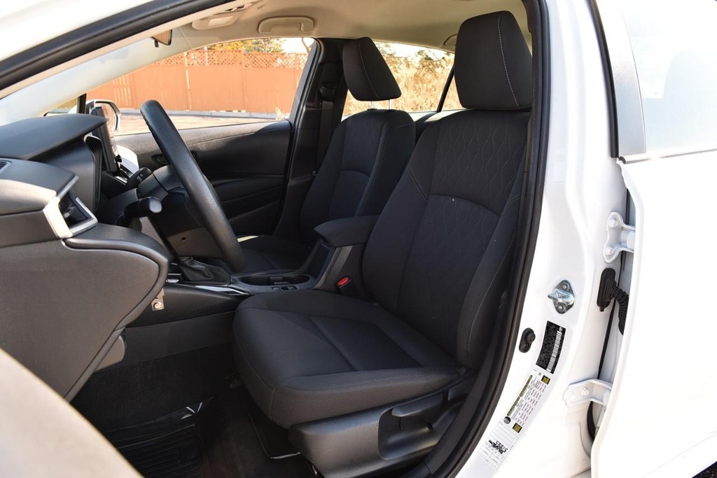 Toyota Corolla Vehicle Image 16