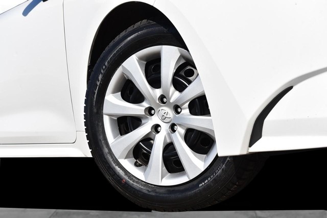 Toyota Corolla Vehicle Image 03