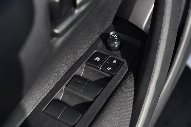 Toyota Corolla Vehicle Image 09