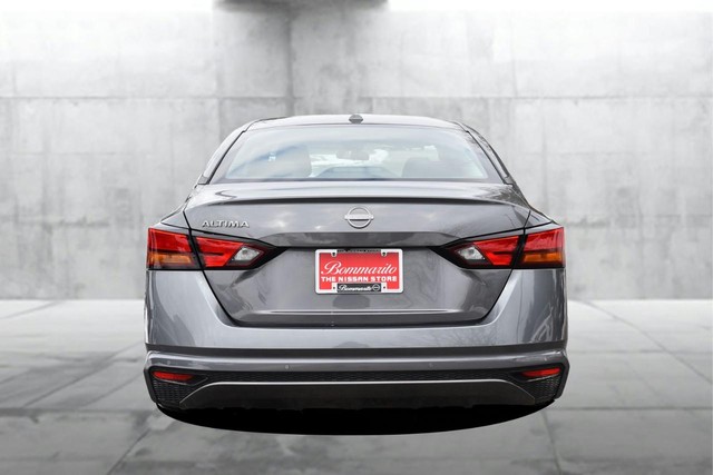 Nissan Altima Vehicle Image 06