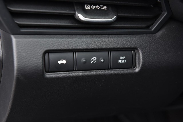 Nissan Altima Vehicle Image 11