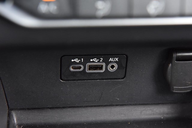 Nissan Altima Vehicle Image 16